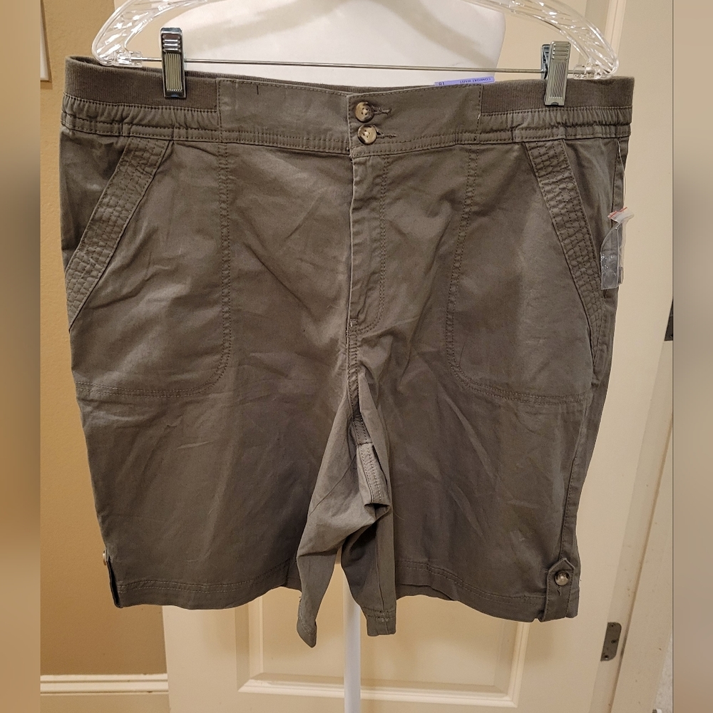 NWT Karen Scott Size 18 Shorts